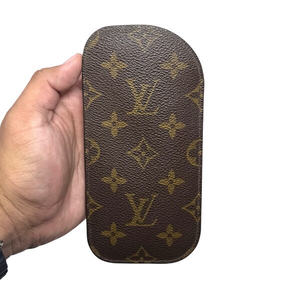 Louis Vuitton Monogram Glasses Case - Picture 3 of 13